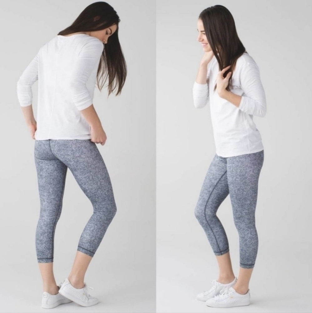 LULULEMON Wunder Under Crop Leggings Black & White Rio Mist Size 6